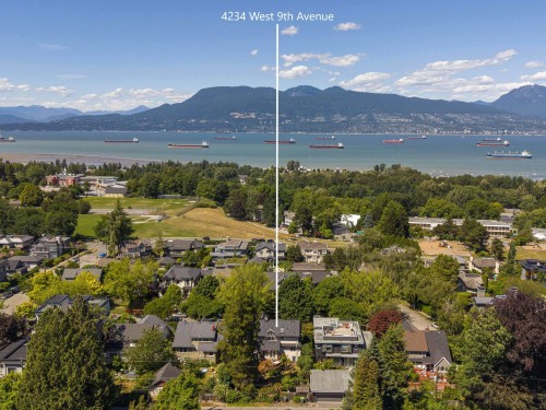 4234 9Th Avenue W, Vancouver, BC 