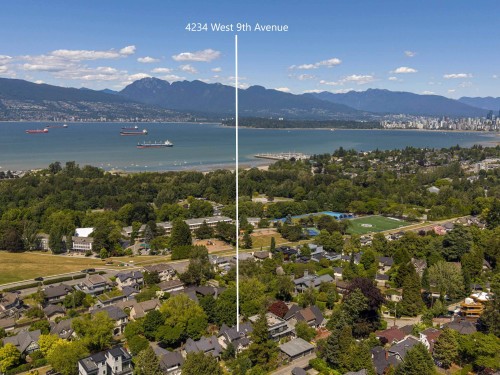 4234 9Th Avenue W, Vancouver, BC 