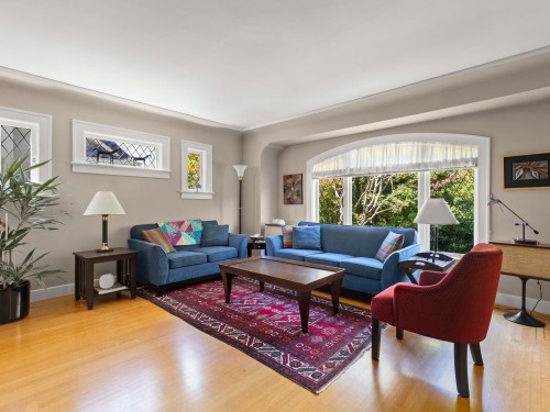 4234 9Th Avenue W, Vancouver, BC 