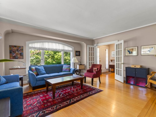 4234 9Th Avenue W, Vancouver, BC 