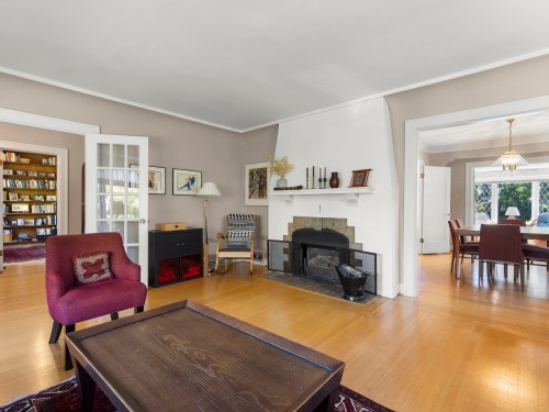 4234 9Th Avenue W, Vancouver, BC 