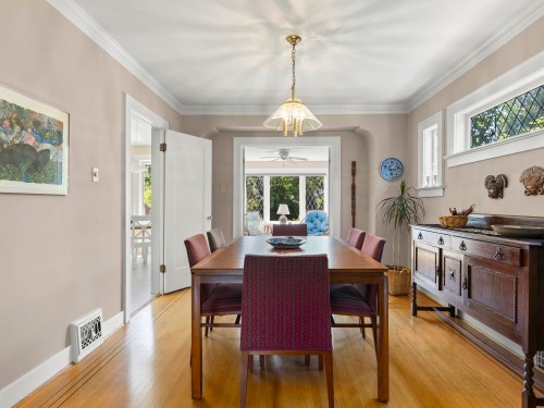 4234 9Th Avenue W, Vancouver, BC 