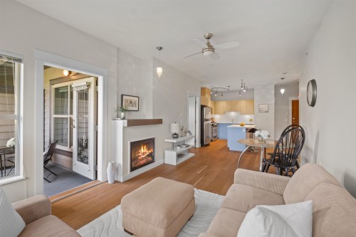 307-1468 St. Andrews Avenue  North Vancouver, BC V7L 0A8