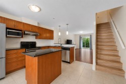 7-6498 Elgin Avenue Burnaby, BC V5H 3S6