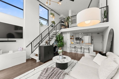401-1 Cordova Street E Vancouver, BC V6A 4M3