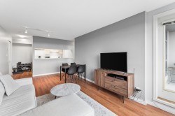 901-3520 Crowley Drive  Vancouver, BC V5R 6G9