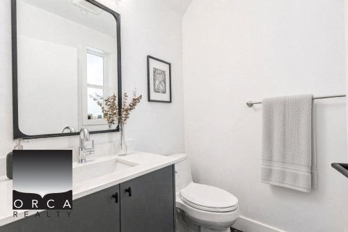 1784 Charles Street, Vancouver, BC 