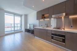37XX-777 Richards Street Vancouver, BC V6B 0M6