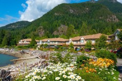 52 Beach Drive West Vancouver, BC V0N 3Z1