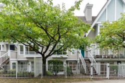 22-6588 Southoaks Crescent Burnaby, BC V5E 4K1