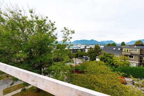 2118 Eton Street, Vancouver, BC 
