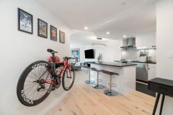 710-1050 Burrard Street Vancouver, BC V6Z 2S3
