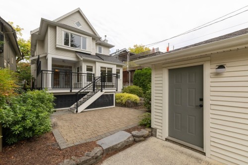 1970 6Th Avenue E, Vancouver, BC 