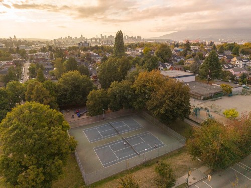 1970 6Th Avenue E, Vancouver, BC 