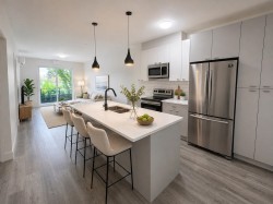 205-12320 222 Street Maple Ridge, BC V2X 4K8