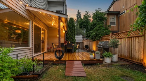 886 Pinebrook Place  Coquitlam, BC V3C 4B9