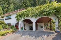 704 Maurelle Court  North Vancouver, BC V7R 2M1