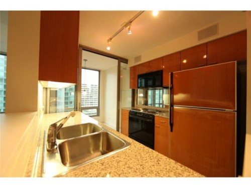 2105-1288 Georgia Street W, Vancouver, BC V6E 4R3 3