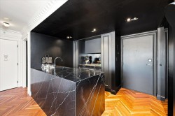 2503-198 Aquarius Mews  Vancouver, BC V6Z 2Y4