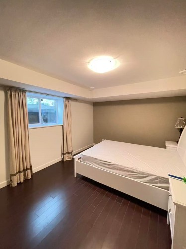 4000 Devonshire Avenue , Coquitlam, BC V3E 0A7 5