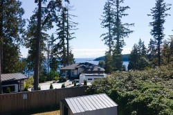 6173 Bligh Road Sechelt, BC V7Z 0M1