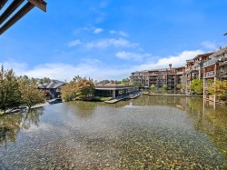 215-3606 Aldercrest Drive North Vancouver, BC V7G 0A3