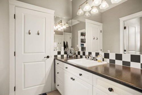 5562 Crown Street, Vancouver, BC 