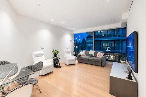 402-1355 Bellevue Avenue , West Vancouver, BC V7T 0B4 2