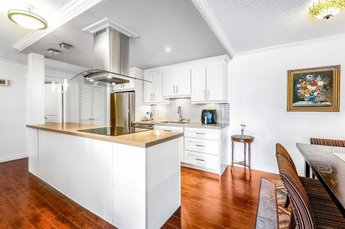 306-2020 Fullerton Avenue  North Vancouver, BC V7P 3G3