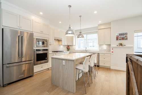 26-5377 8a Avenue  Delta, BC V4M 0E2