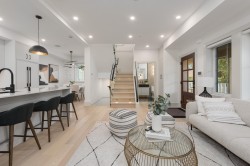 1-375 33rd Avenue E Vancouver, BC V5V 2Z8