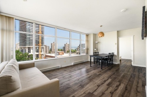 702-4880 Bennett Street  Burnaby, BC V5H 0C1