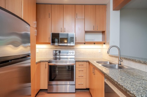 204-580 Raven Woods Drive  North Vancouver, BC V7G 2T2