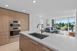 404-1210 27th Street ENorth Vancouver, BC V7J 0C5