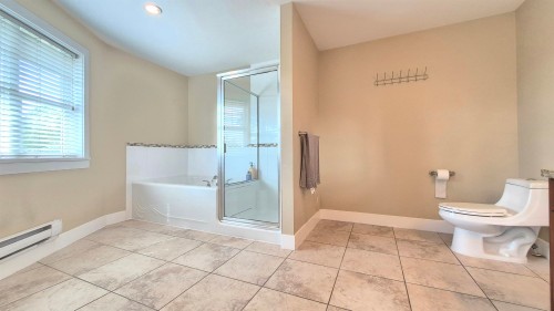 23-22977 116 Avenue, Maple Ridge, BC 
