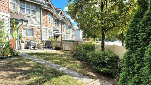 23-22977 116 Avenue, Maple Ridge, BC 