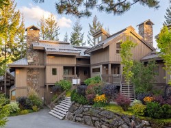 216-6117 Eagle Drive Whistler, BC V0N 1B6