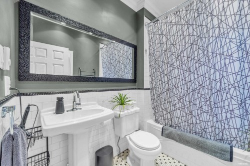2317 Graveley Street, Vancouver, BC 