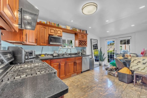 2317 Graveley Street, Vancouver, BC 