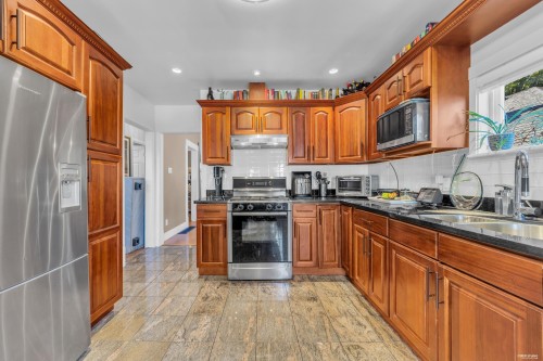 2317 Graveley Street, Vancouver, BC 
