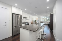 504-131 3rd Street ENorth Vancouver, BC V7L 0E3