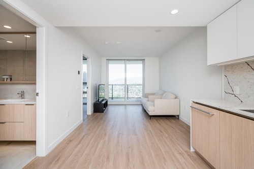 3807-2135 Springer Avenue, Burnaby, BC 