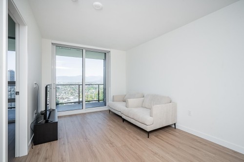 3807-2135 Springer Avenue, Burnaby, BC 