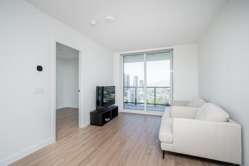 3807-2135 Springer Avenue, Burnaby, BC 