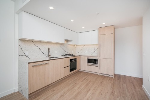 3807-2135 Springer Avenue, Burnaby, BC 