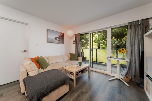201-1425 Cypress Street  Vancouver, BC V6J 3L1
