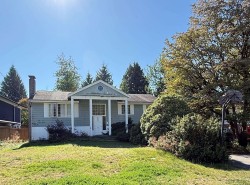 889 Ross Road North Vancouver, BC V7K 1C4