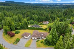 27660 128 Avenue Maple Ridge, BC V2W 1N5