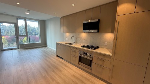908-5938 Olive Street , Burnaby, BC V5H 2P6 2