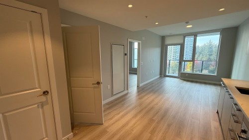 908-5938 Olive Street , Burnaby, BC V5H 2P6 3